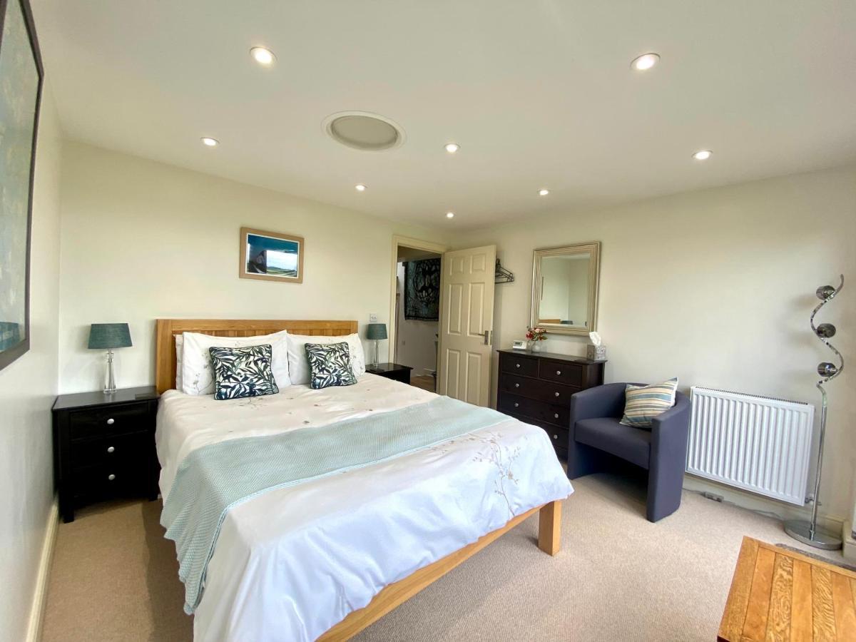 A Secluded Self Contained Country Suite With A View - Parking, Easy Access To Bath Corsham Kültér fotó